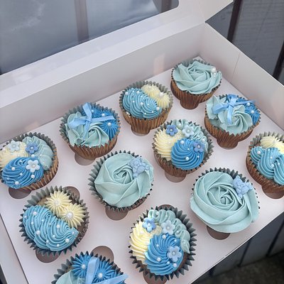 x24 Cupcakes 