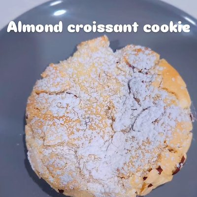 Almond Croissant Cookies Per Dozen 