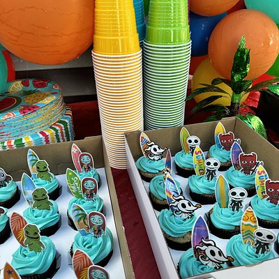 Dozen Cupcakes