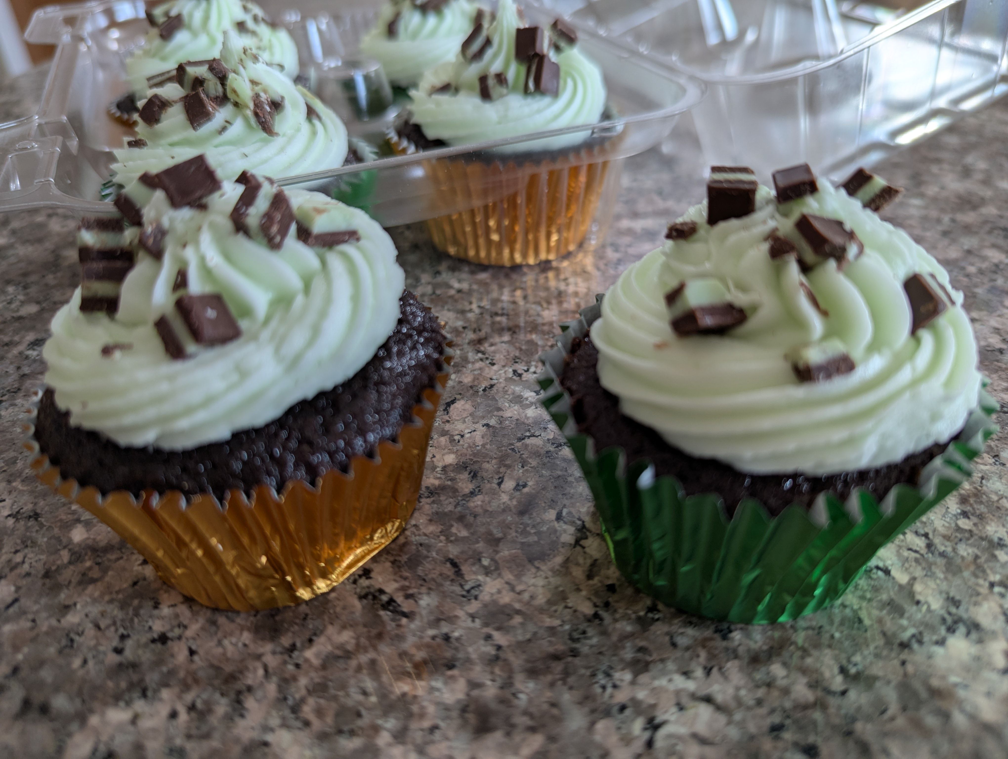 Chocolate Cre'me De Menthe Cupcakes - 6 Count