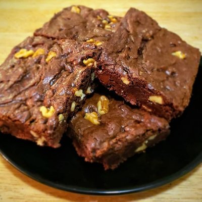 Ultimate Fudge Brownies w/ walnuts