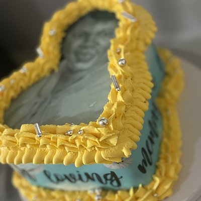 Silhouette cake