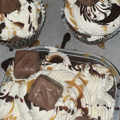 Chocolate Caramel & Nuts - Cupcakes