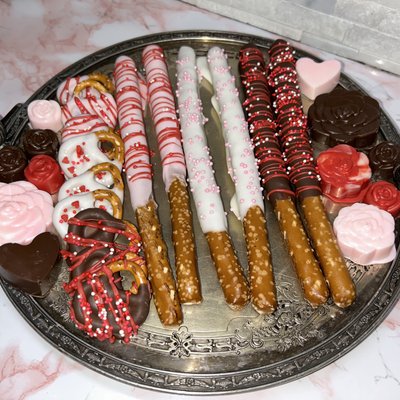 Chocolate Dipped Pretzels