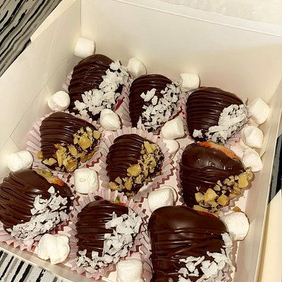 Chocolate Covered Treats 🍓🍫