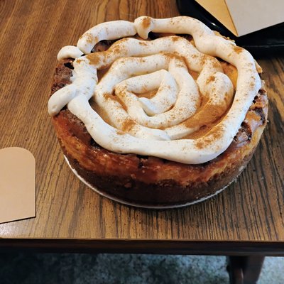Cinnamon Rolls Honey Bun Cheesecake 