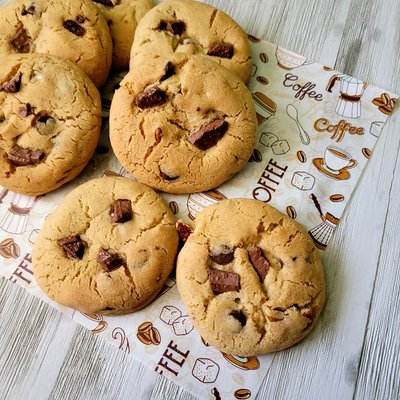 Chocolate Chip Cookies W/ Pecans 