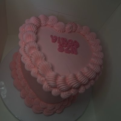 8’ Heart Cake 