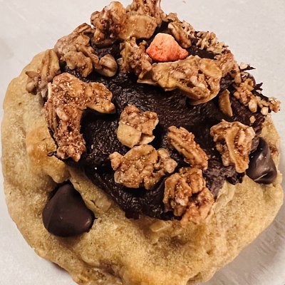 3 Oz. The Pretender (Strawberry Granola Dk Choc Filled Oatmeal)