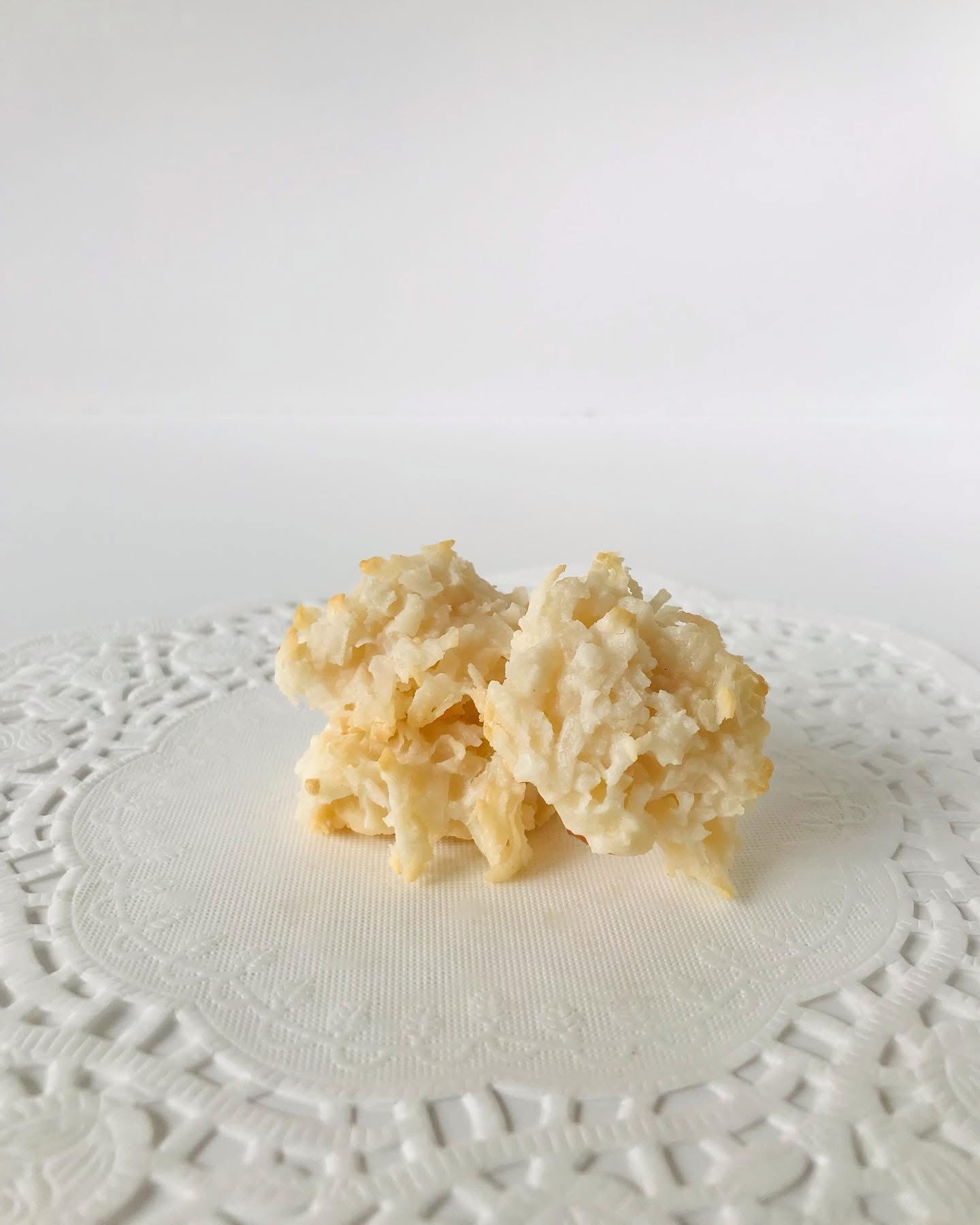 Large Besitos De Coco (25 Pcs)