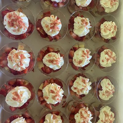 Strawberry Crumble Cheesecake Trifle Cups (20- 9oz cups)