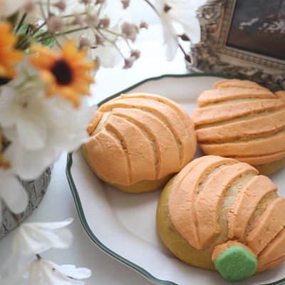 Pumpkin concha’s 
