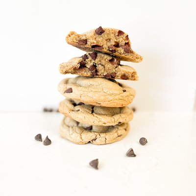 JUMBO Chocolate Chip Cookie - 1 Dozen