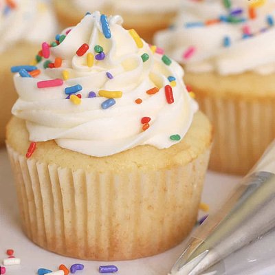 Mini Vanilla Cupcakes