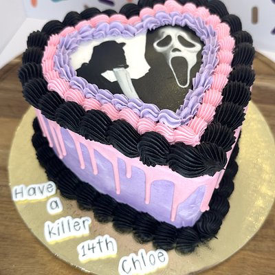 8” Vintage Heart Cake Serves 18-20 People