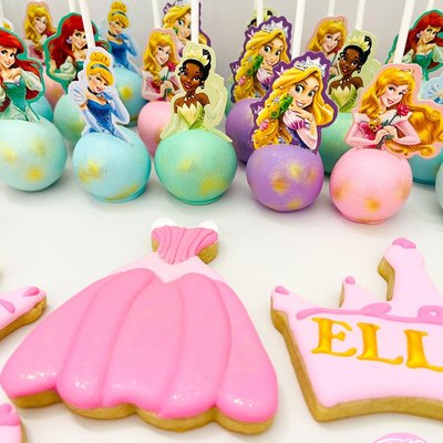 Custom Cake Pops
