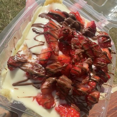 Strawberry Nutella Roll