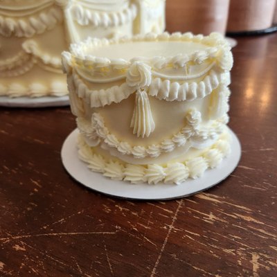 4" 1st Anniversary Cake 