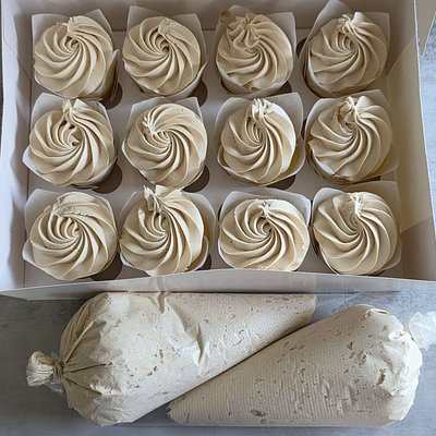 Cupcakes By The Dozen 