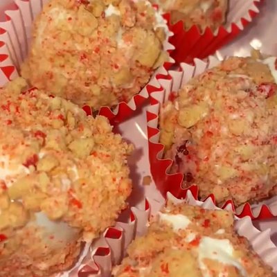 Cheesecake filled Strawberries 