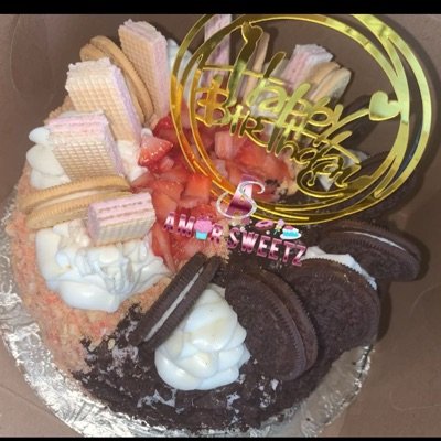 Half Strawberry Shortcake Half Oreo Cake