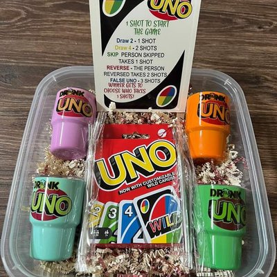 Uno drinking set
