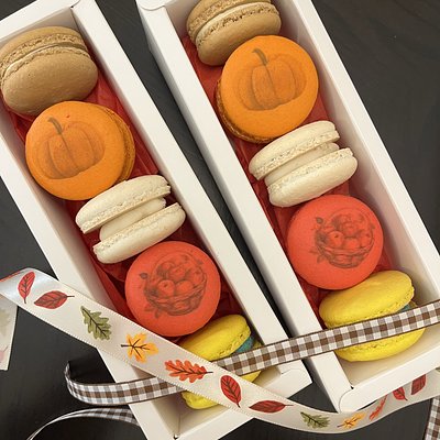 Fall Themed Macaron Box (Box Of 5 Macarons)