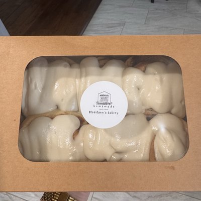 Cinnamon rolls (6)