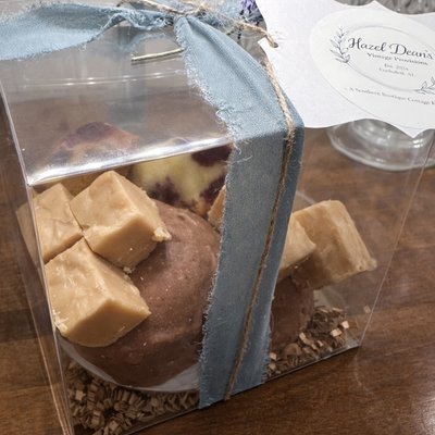 The Estate Sampler Box - Mini Chocolate Pound Cake (2) Lemon Blueberry Bundt Cake (2) Peanut Butter Fudge (1/4 LB) 