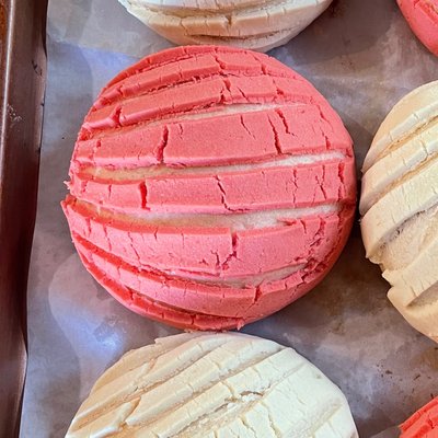 Strawberry Concha 