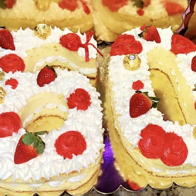 Number Shaped Cakes(Naked Iced)Double & Single Numbers 