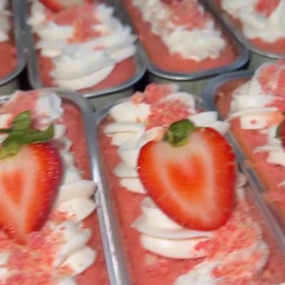 ✨ Signature Celebration Mini Cake Pans (12 Count) ✨