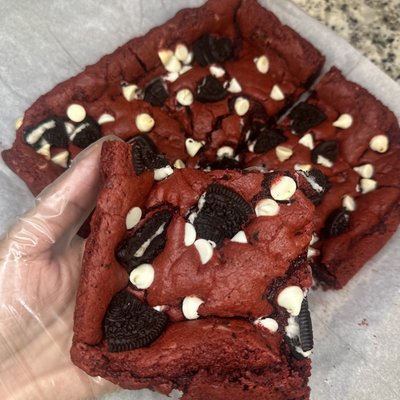 Red Velvet Oreo Brownie