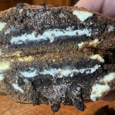 XL Cookies ‘n Cream Cookie - 1 Cookie