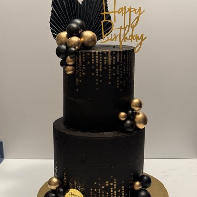 6/8 Inch Two Tiered Cake (feeds 50)