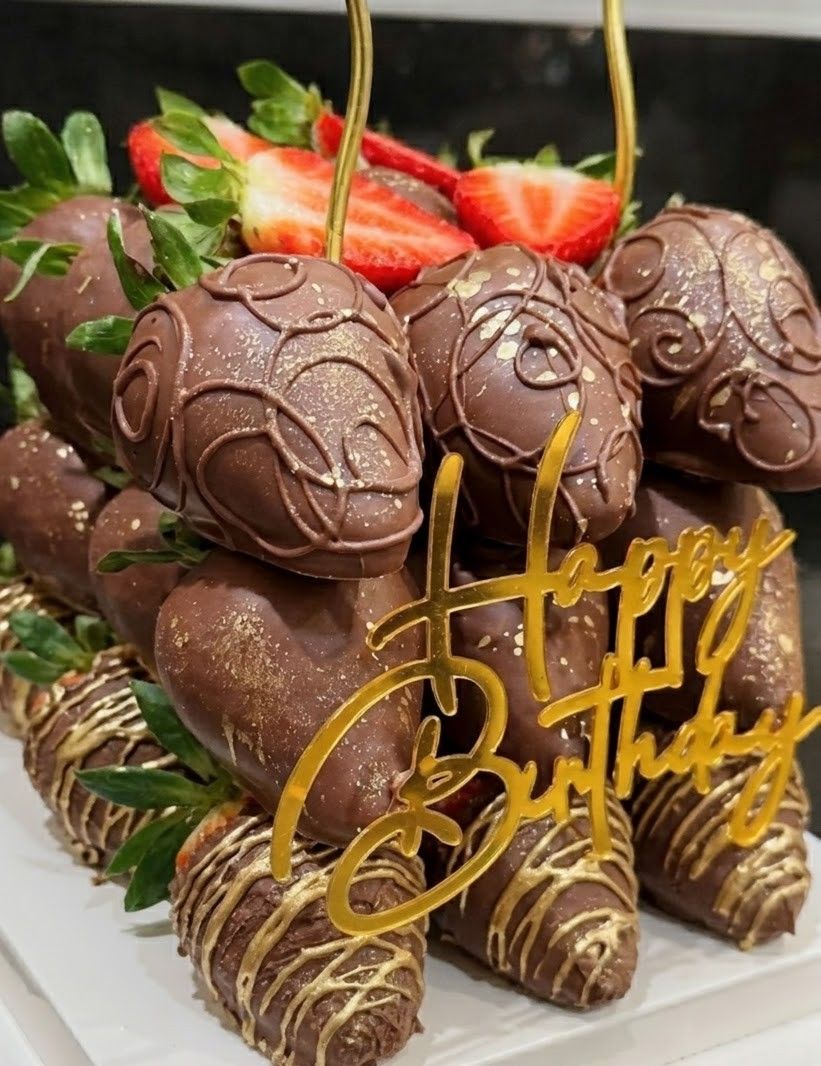 Ultimate Birthday Showstopper: Strawberry Cake