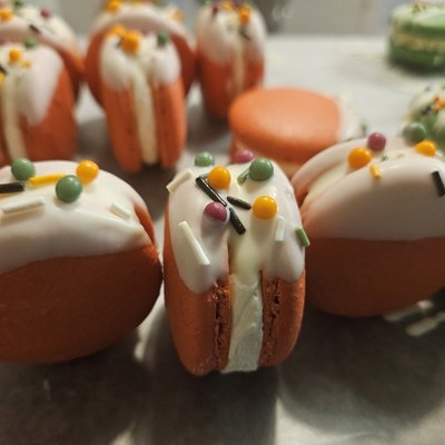 Apple buttercream, gluten friendly, dozen 