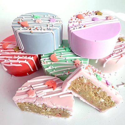 Cake Pucks 