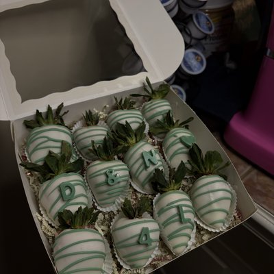 12 Count Strawberries 