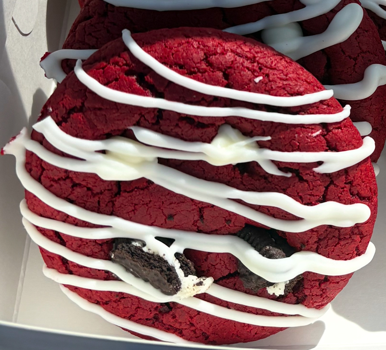 Red Velvet Oreo Cookie 