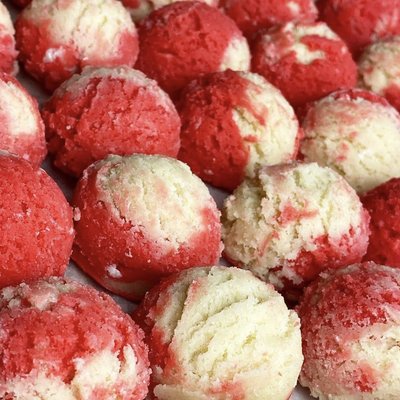 PEPPERMINT CANDY CANE - 32oz container makes 21 cookies