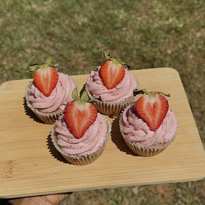  Gourmet Cupcakes - 4 count