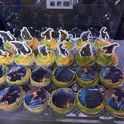 Cupcakes with Edible Images 
