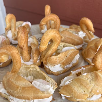 Choux Pastry (Swan Design)