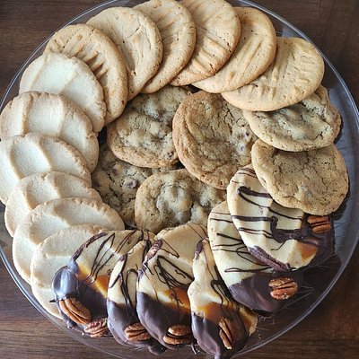 Platter w/ Butter Pecan Turtles