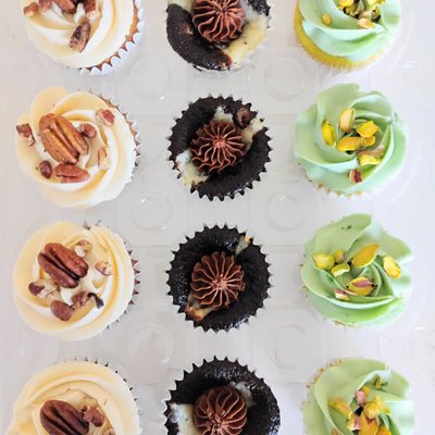 12 Count Favorite Flavors Cupcake Tasting Box 