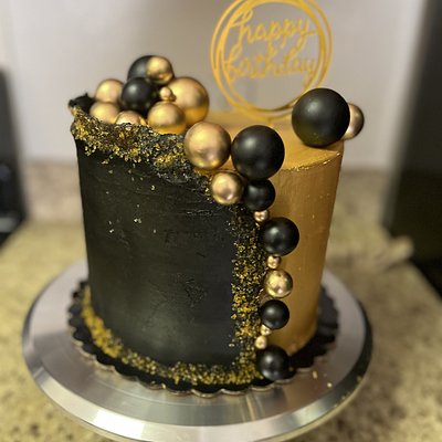 Custom cake 8 Inch Serving 30