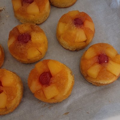 Pinapple Upside Down Cake Or Cupcakes
