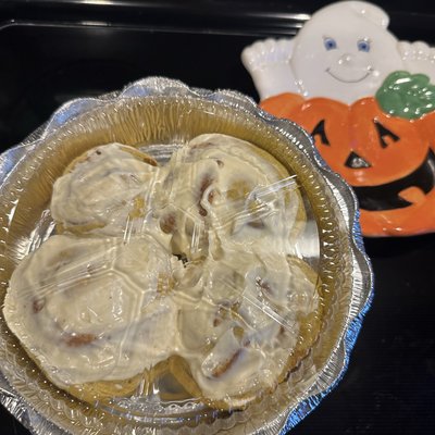 Sugar Free Pumpkin Cinnamon Rolls