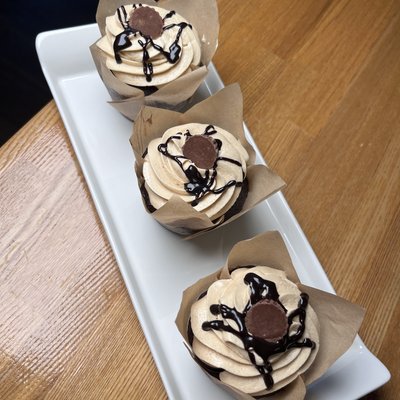 Reese’s Peanut Butter Cupcakes